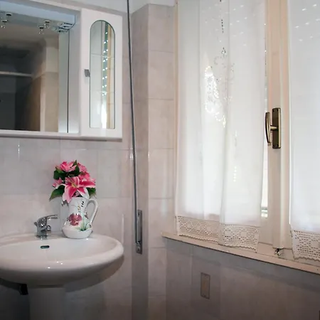 Overland מלון 3*