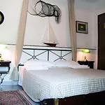 Overland Hotel Toirano