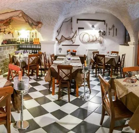 Hotell Overland Toirano