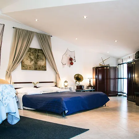 Overland Hotel 3*