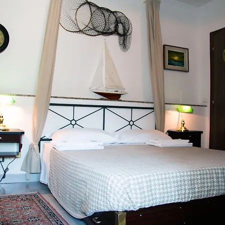 Overland Hotel Toirano