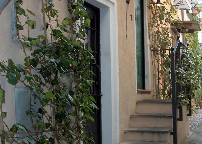 Overland Ξενοδοχείο