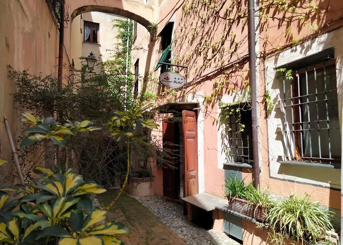 Overland Ξενοδοχείο 3*